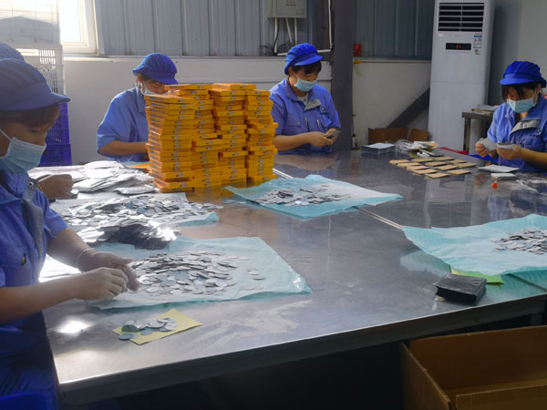 膏藥加工廠制作黑膏藥加工生產貼牌需要什么手續？